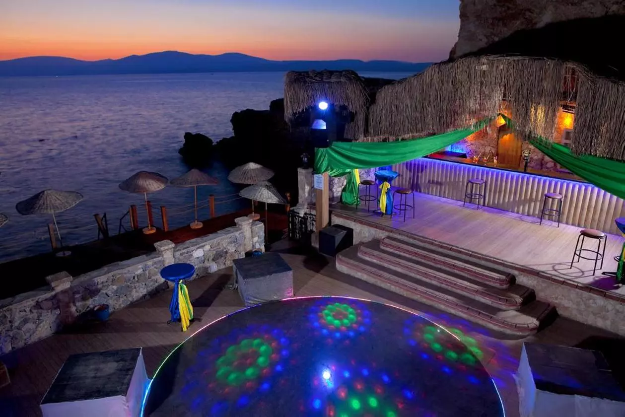 CLUBRESORT_SHABAVIZ (41).jpg